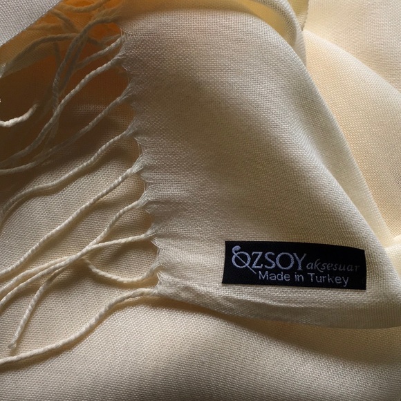 Ivory Pashmina Wrap Large Soft - Picture 5 of 7